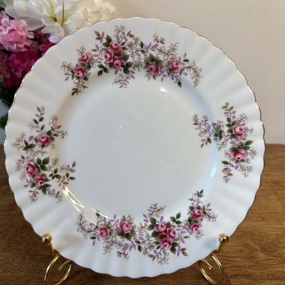 Royal Albert Lavender Rose Bread and‎ Butter Plate Vintage Bone China Floral - Picture 1 of 6